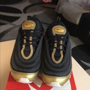 Nike Air Mad Gold Metallic Red